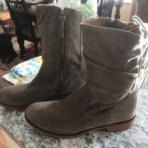 Sofft tan suede boots